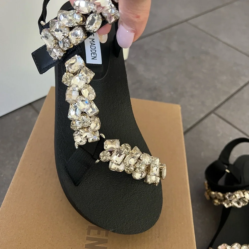 Steve Madden Black Sandals with Crystal Accents - Picture 5 of 10